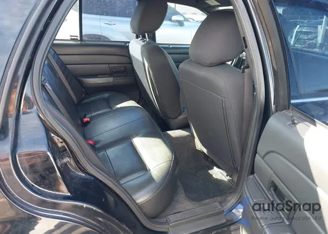 2011 Ford Crown Victoria Police Interceptor z USA, uszkodzony, nr VIN 2FABP7BV2BX120737